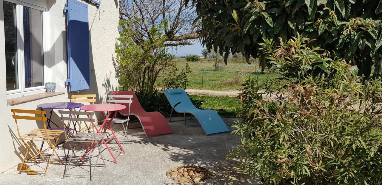 Petite maison refaite à neuf dans mas du 19ème siècle Arles Exterior foto